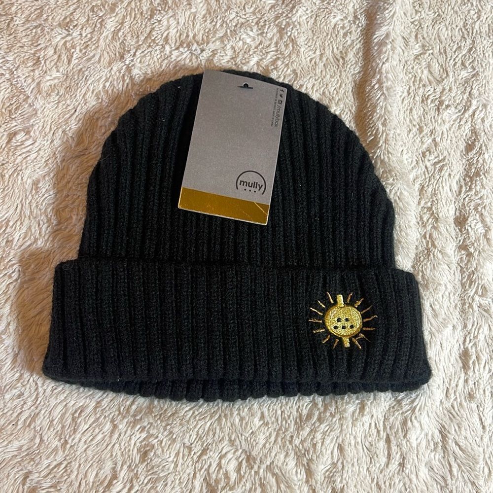 NWT kids beanie mullybox
